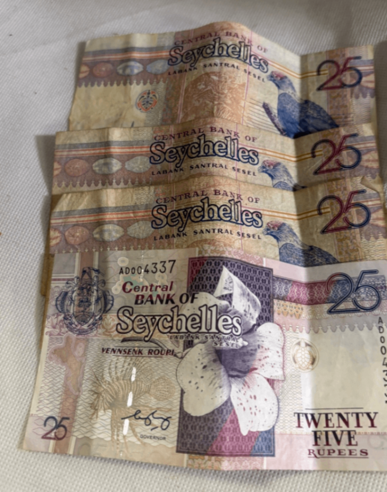Seychellen 200 Rupien 10 Banknoten 10 25 50 Rupees Geldscheine Sammlung