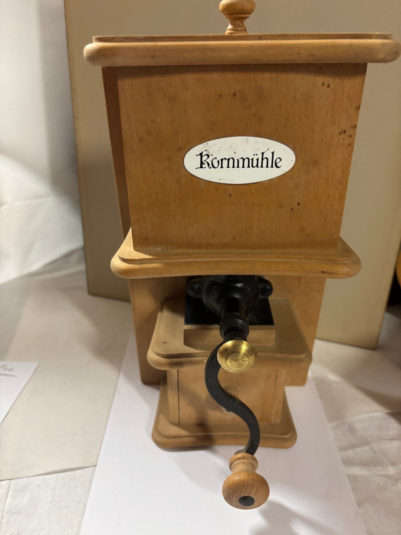 Original Zassenhaus Kornmühle / handbetriebene Getreidemühle aus Holz.