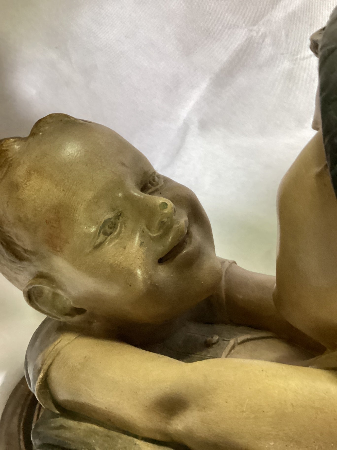 Große Vintage-Figur „Mutter mit Kind“