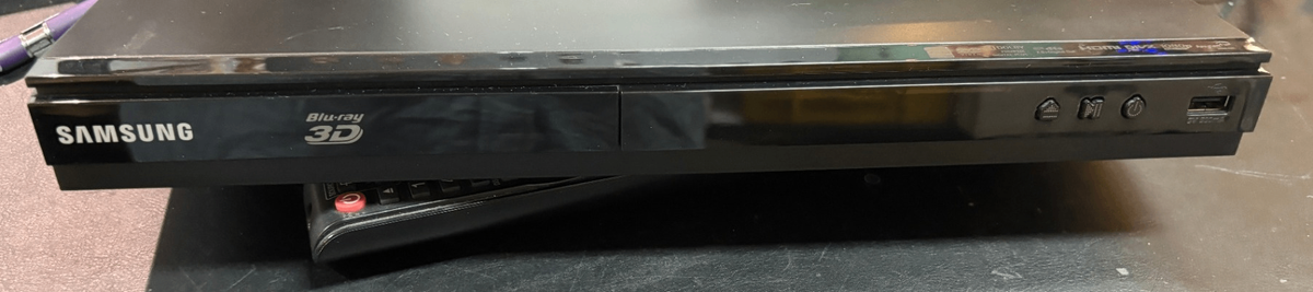 Samsung BD-E5500 3D Blu-ray-Player mit Fernbedienung – geprüft