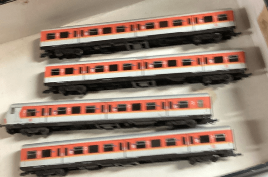 Roco H0 – 4 DB S-Bahn-Personenwagen orange-grau ohne Kupplungen