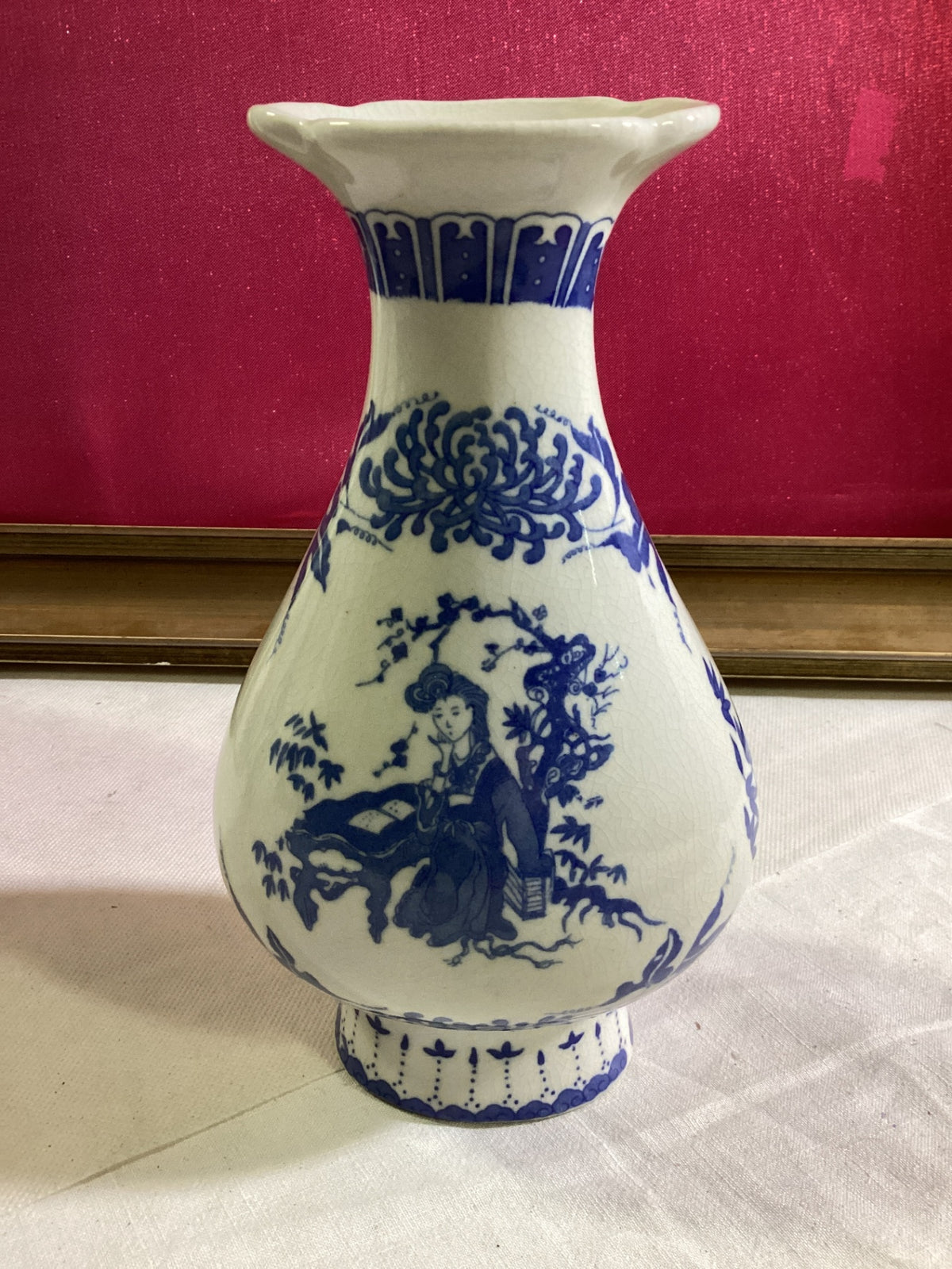 Chinesische Blau-Weiß Vase – Figuren beim Brettspiel