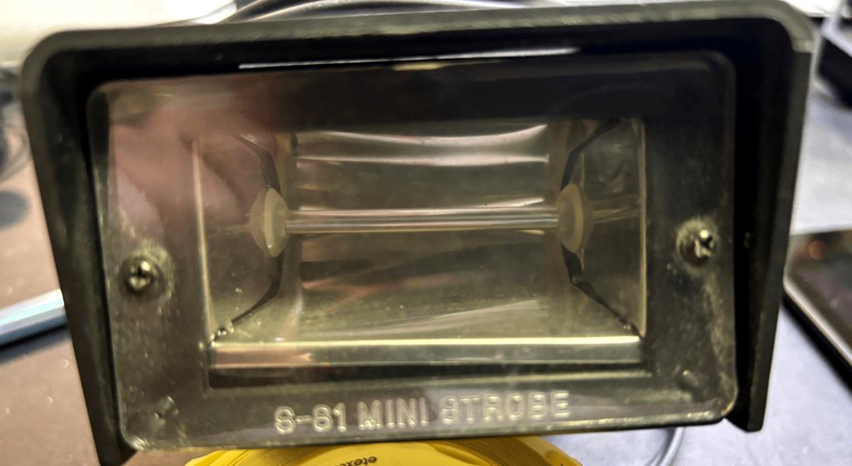 American DJ S-81 Mini Strobe – Xenon Stroboskop – Blitzfrequenz regelbar