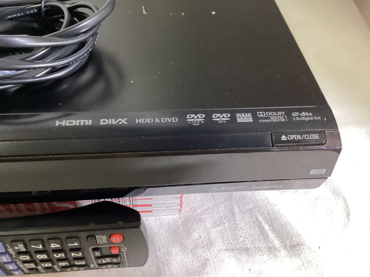Panasonic DMR-EX84C DVD-/Festplattenrecorder 160GB DVB-C HDMI + Fernbedienung