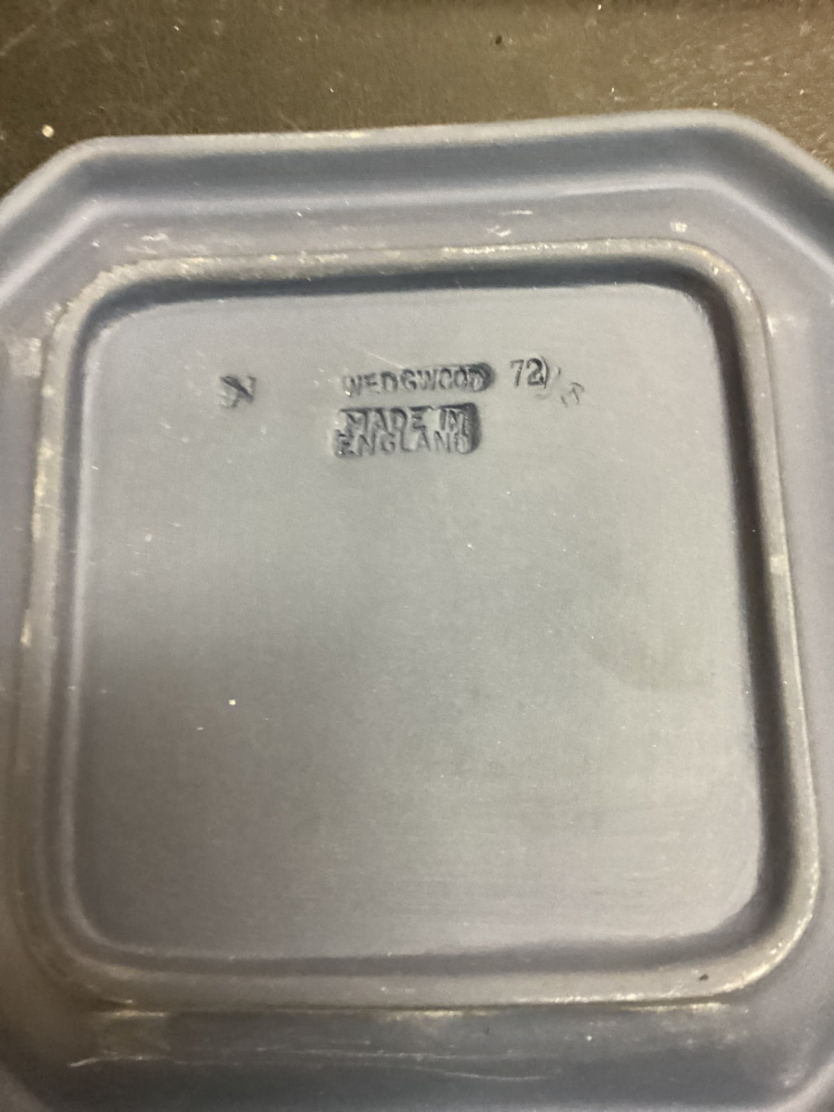 Wedgwood Jasperware kleines blaues Schälchen mit weißem Relief, England