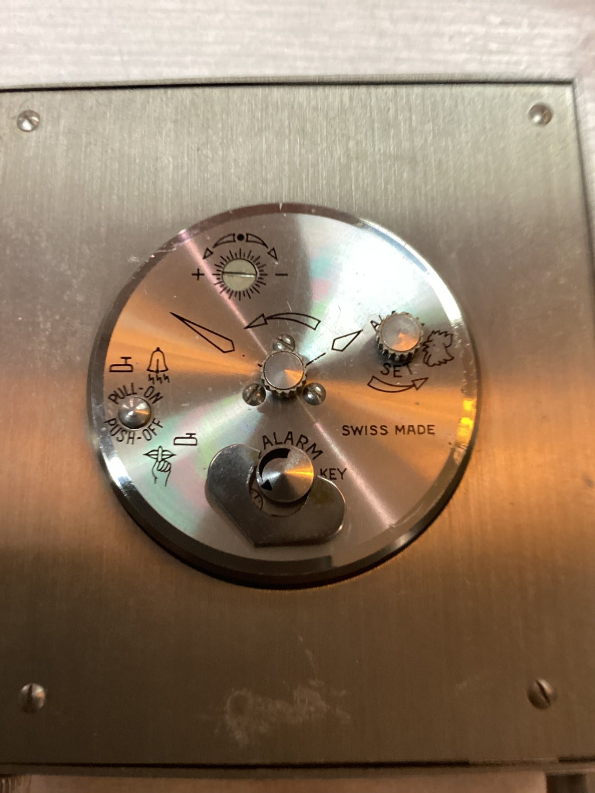 SWIZA 8 mechanischer Tischwecker Swiss Made silberfarben – läuft
