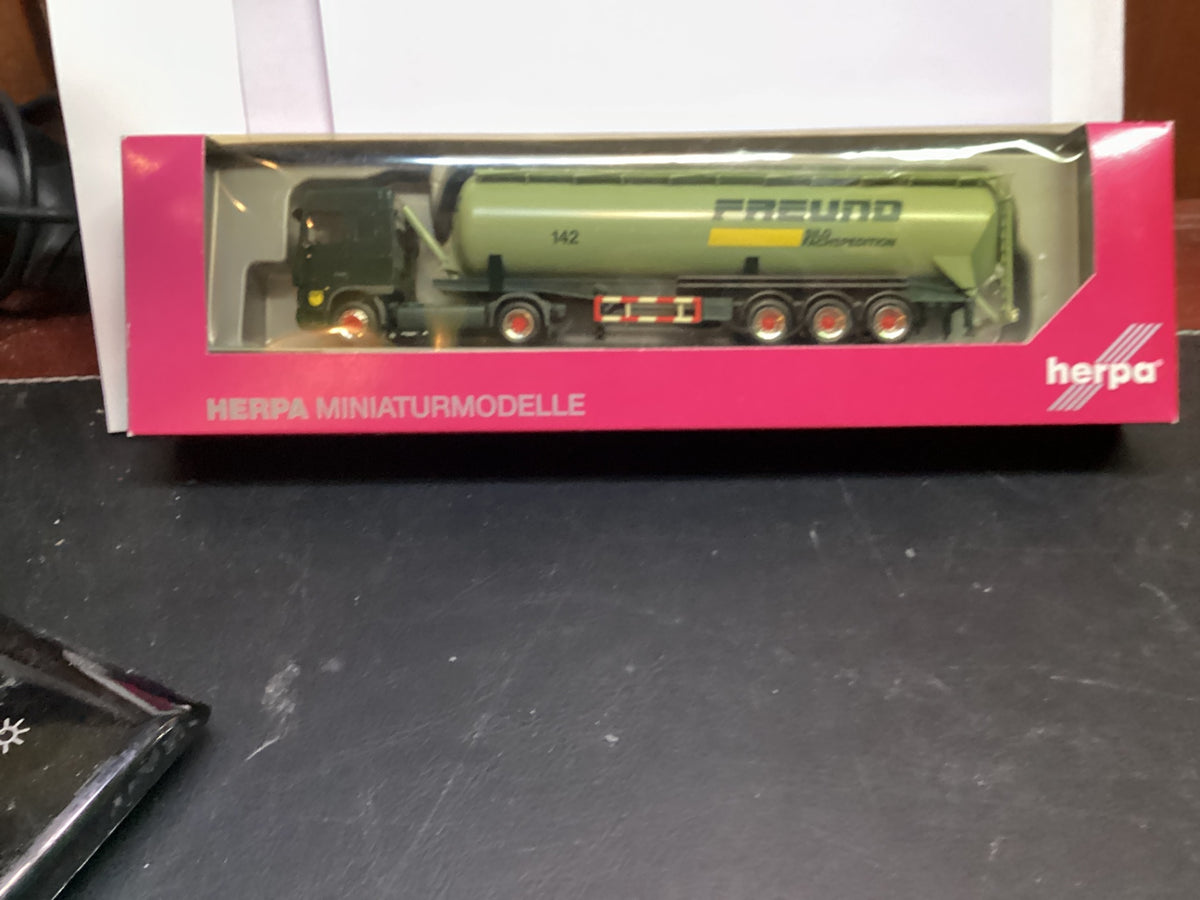 Herpa DAF CXF 105 SC SZ Freund Neuwertig OVP