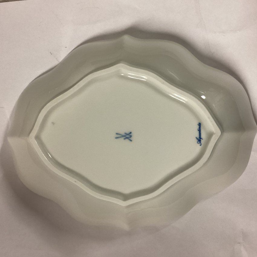 Meissen Aquatinta Porzellanschale – blaue Blüten Goldrand