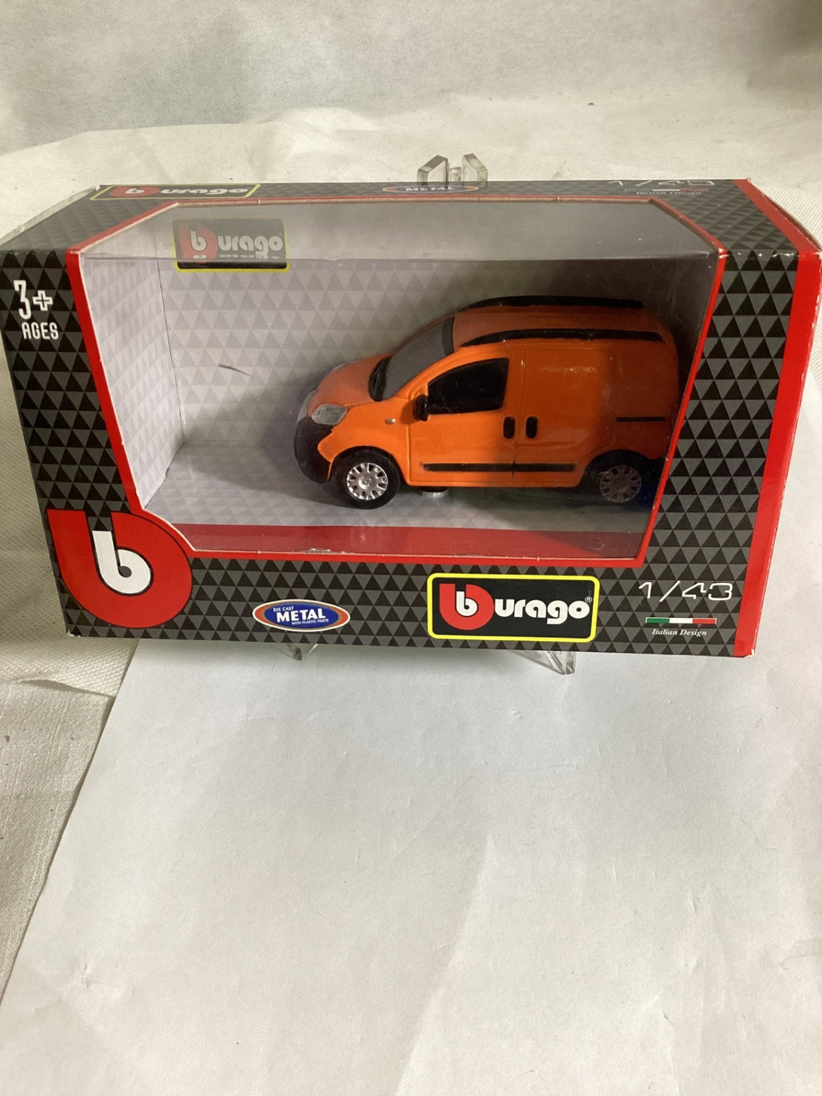 Bburago Fiat Fiorino Kastenwagen orange 1:43 Modellauto in OVP