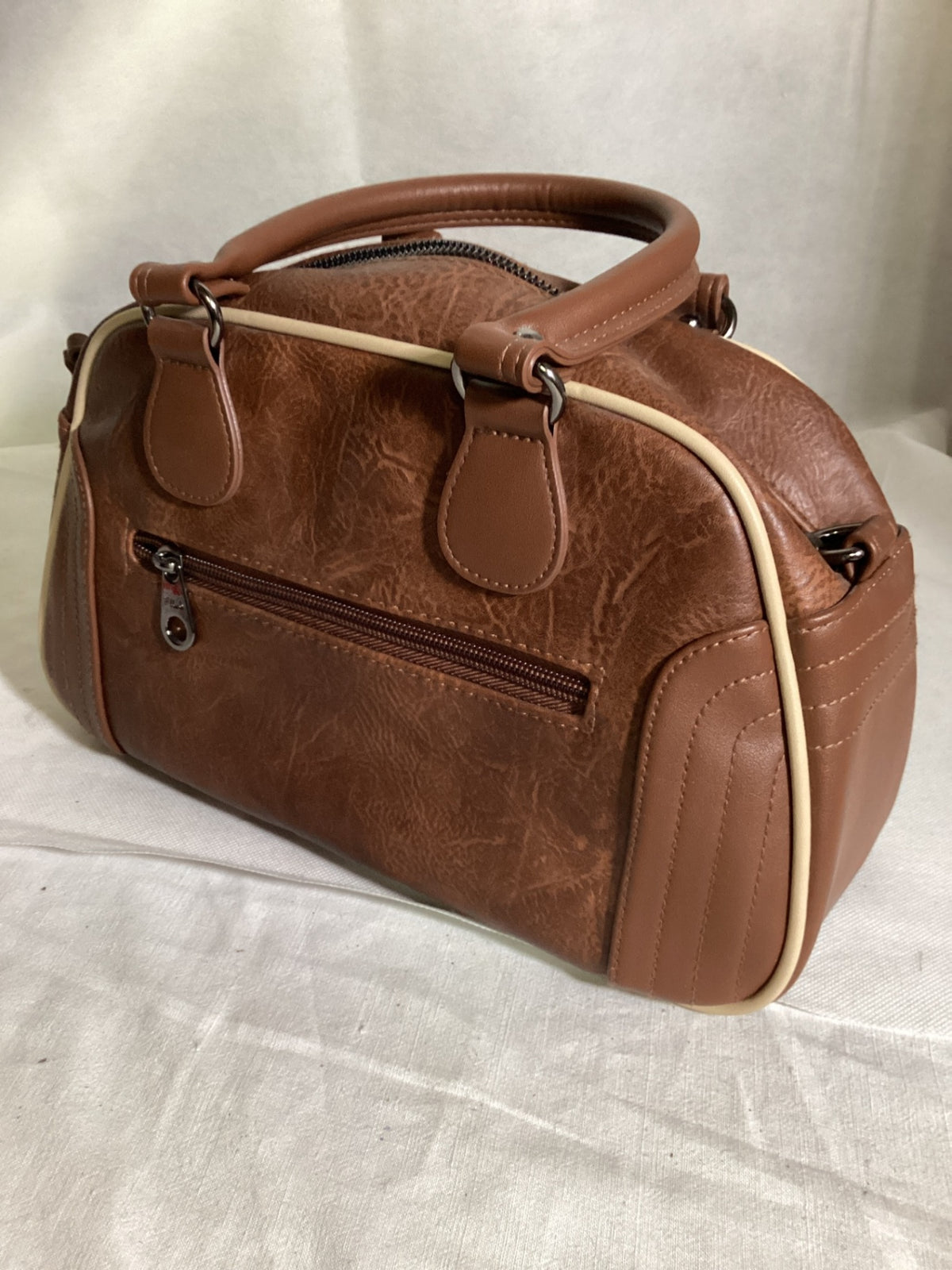 FILA Handtasche braun Bowling Bag mit Schultergurt und Reißverschluss