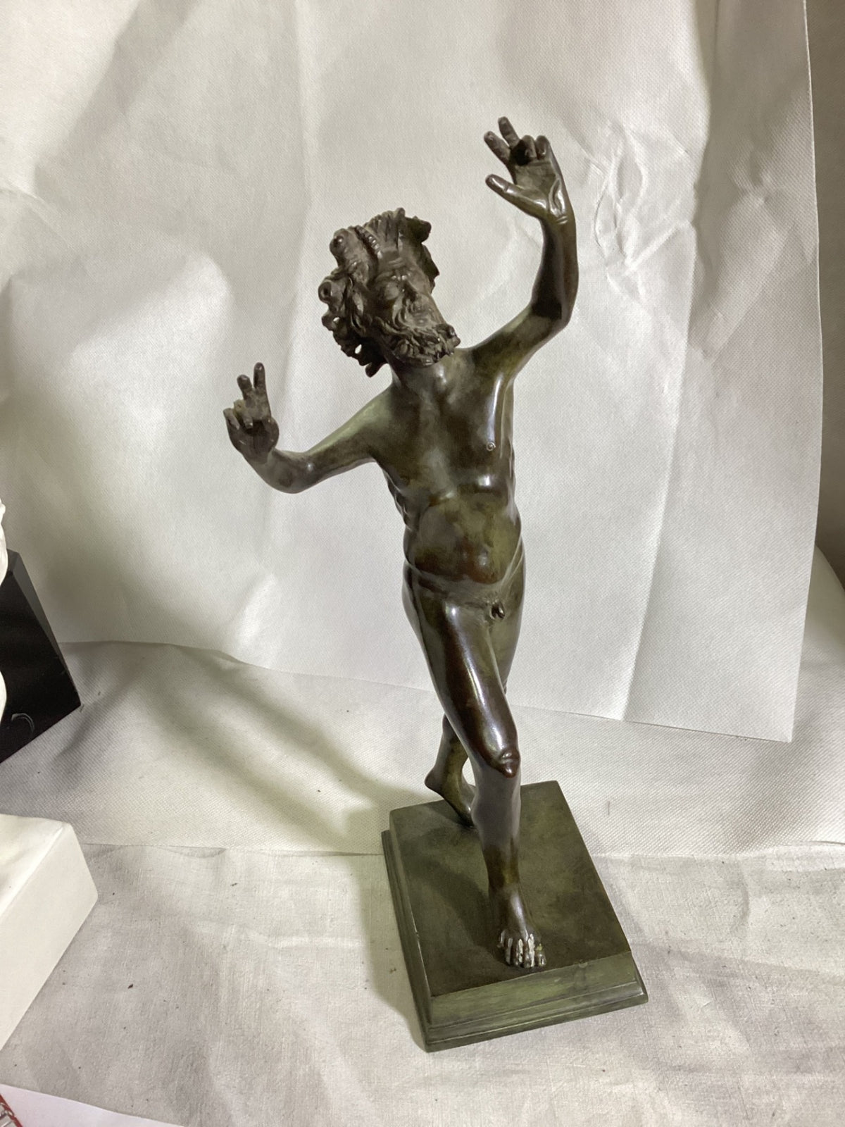 Tanzender Faun Satyr nach antikem Vorbild Pompeji, Bronzefigur ca. 31 cm