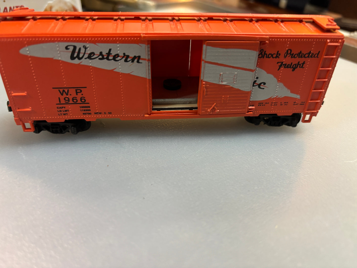 H0 Güterwagen „Western Pacific“ – US Boxcar Orange – Modelleisenbahn
